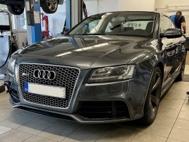 Audi RS5 4.2,331,2011,8HP