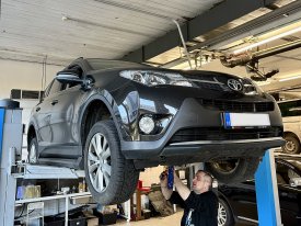Toyota Rav 4, 2.0, 111kw, 2014, K111F - výměna oleje v automatické převodovce
