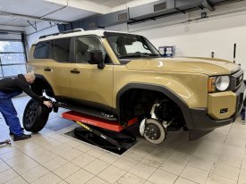 Toyota Land Cruiser 250 Prado 2024, AL80F, výměna oleje, výměna pneu